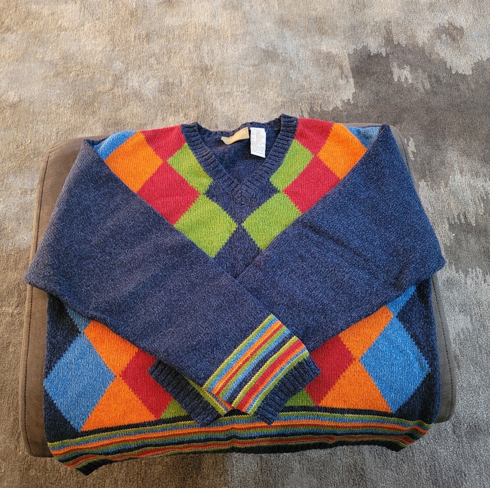 Argyle sweater v-neck